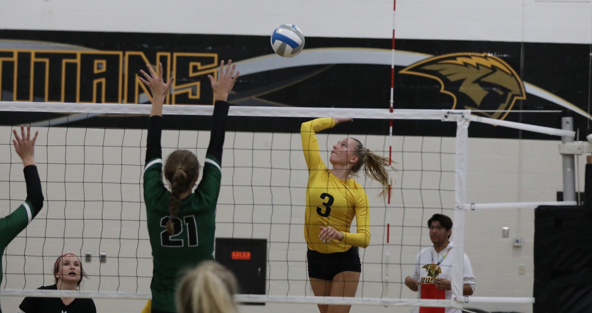 Carissa Sundholm had a pair of double-doubles with 11 kills and 10 digs against Loras College and 13 kills and 17 digs against Carroll University.