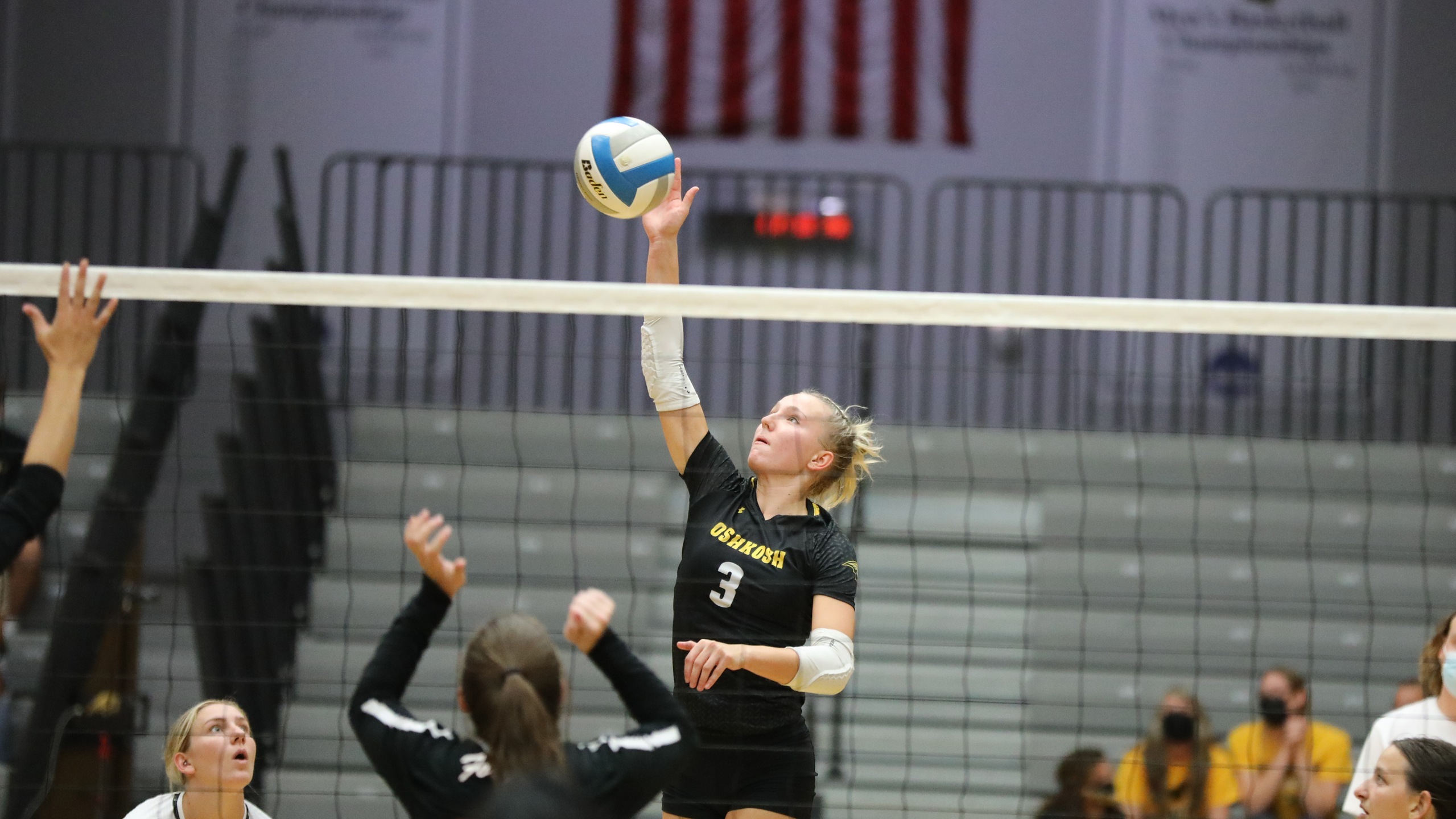 Carissa Sundholm had 11 kills and 13 digs during the Titans' 3-1 victory over nationally ranked University of Chicago.