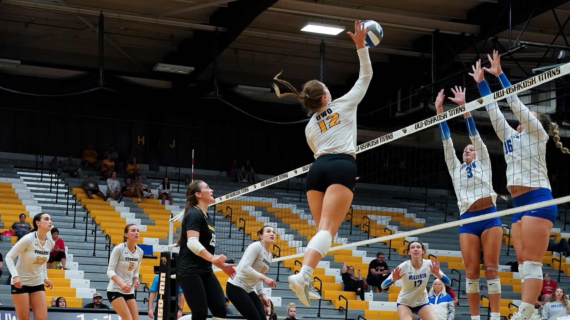 Hannah Moe recorded her third double-digit kill match in the win