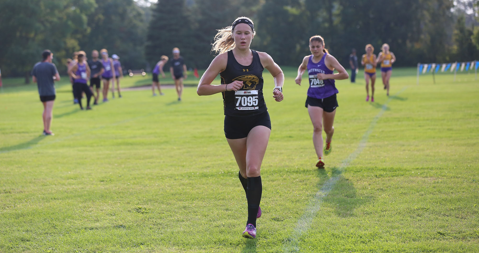 Elizabeth Reddeman finished sixth in the race of 100 runners at the Gene Davis Invitational.